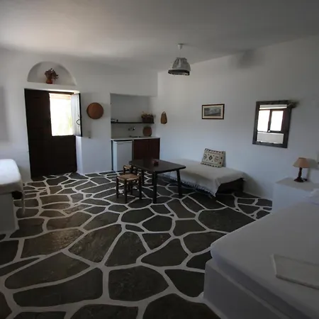 Petra Village Aparthotel 3*