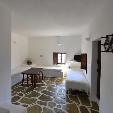 Petra Village Aparthotel 3*