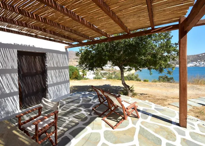 Petra Village イオス島 チョーラ