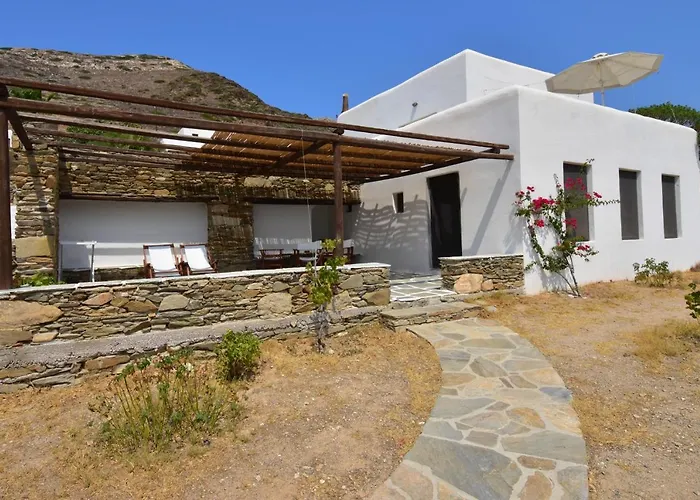 Petra Village Aparthotel 3*